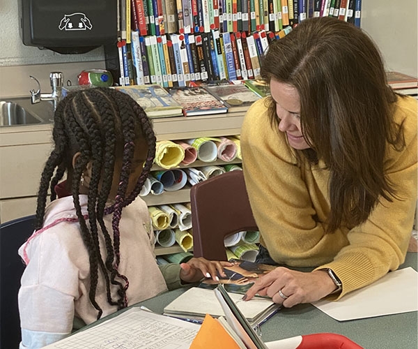 Erin Dempster, a member of the Fairfield County Leadership Council, visits with students in SC Erin Dempster, a member of the Fairfield County Leadership Council, visits with students in SC