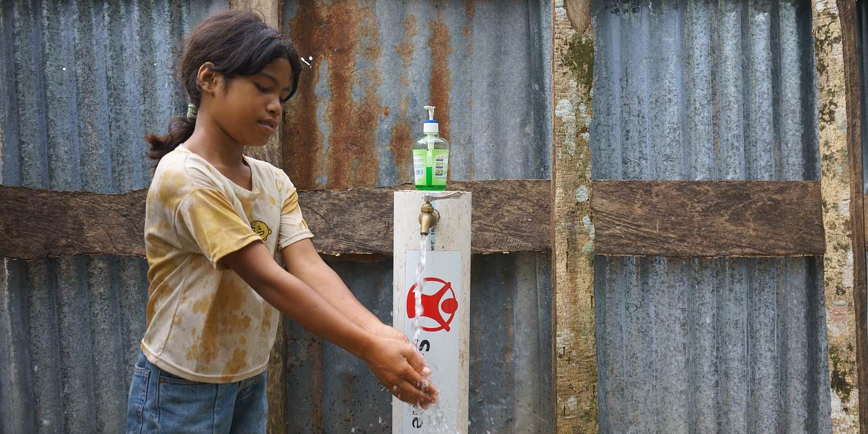 Indonesia-clean-water-aid-ch11345676-large-rec