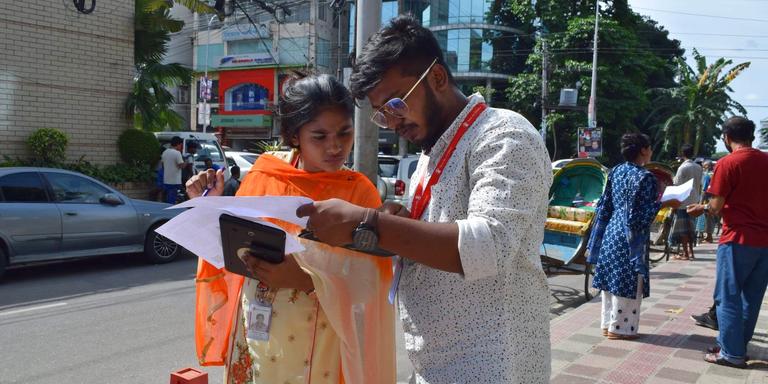 Field facilitators collect geodata in Bangladesh to update the Kolorob app. Save the Children 2018. Field facilitators collect geodata in Bangladesh to update the Kolorob app. Save the Children 2018.