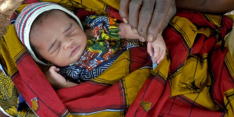 Tanzania has one of the highest rates of first day deaths in the world, and grieving mothers are told that mourning leads to infertility. 1 mother in every 30 in Tanzania will die during pregnancy or birth. Photo Credit Sala Lewis/Save the Children 2017.A community health worker makes a home visit to a seven-day-old newborn in Mali. The mother and baby are doing well. Only 44% of births in Mali have skilled workers present. Photo credit: Save the Children, November 2012. Tanzania has one of the highest rates of first day deaths in the world, and grieving mothers are told that mourning leads to infertility. 1 mother in every 30 in Tanzania will die during pregnancy or birth. Photo Credit Sala Lewis/Save the Children 2017.A community health worker makes a home visit to a seven-day-old newborn in Mali. The mother and baby are doing well. Only 44% of births in Mali have skilled workers present. Photo credit: Save the Children, November 2012.