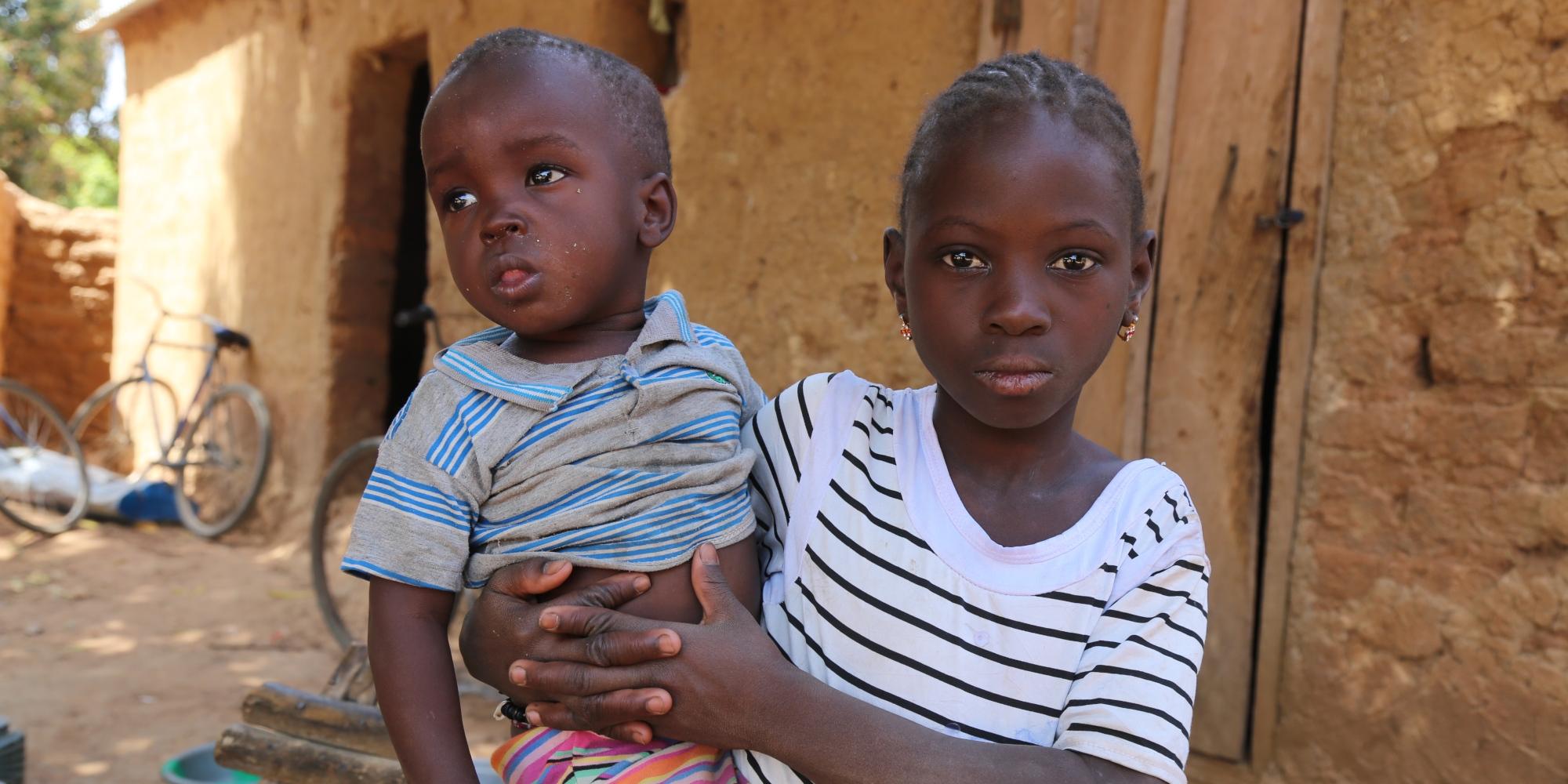 mali-big-sister-ch1416389-rec.JPG