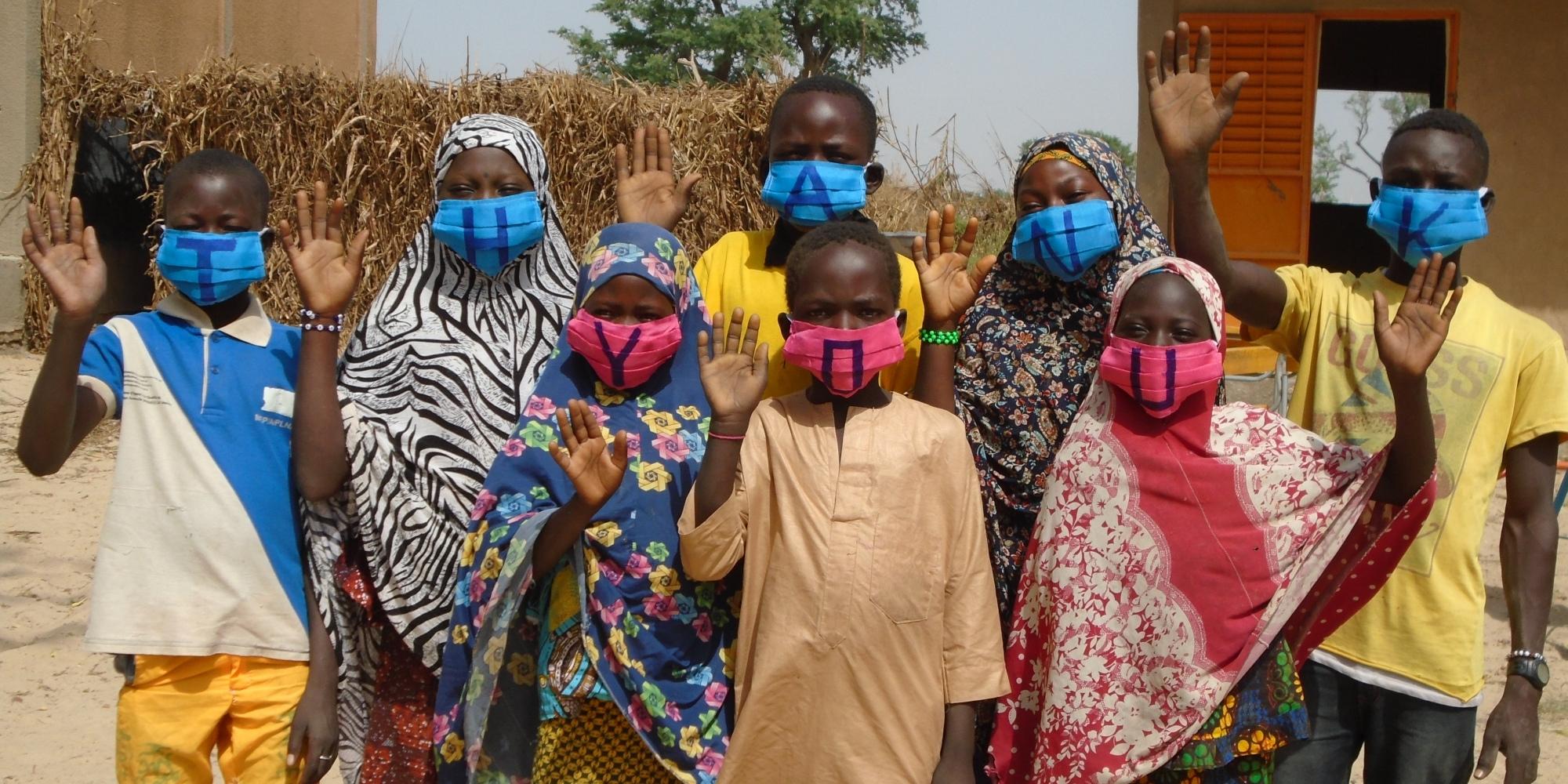 niger-students-thank-ch1494057-rec.JPG