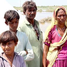pakistan-floods-sindh-families-shelter-makeshift-tents-ch1723121-rec.jpg pakistan-floods-sindh-families-shelter-makeshift-tents-ch1723121-rec.jpg