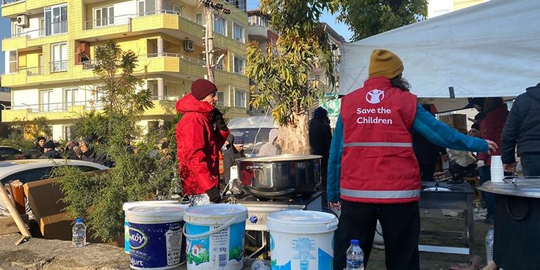 Turkey, a photo showing Sae the Children works distributing food. Turkey, a photo showing Sae the Children works distributing food.