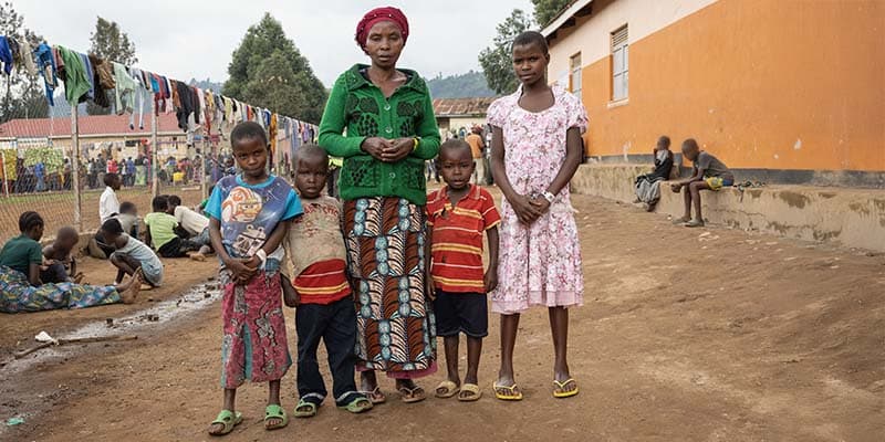 uganda-refugee-resettlement-displaced-family-ch11250045-rec