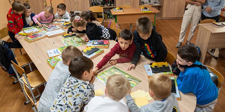 ukraine-children-conflict-mines-danger-ch1881158-rec ukraine-children-conflict-mines-danger-ch1881158-rec