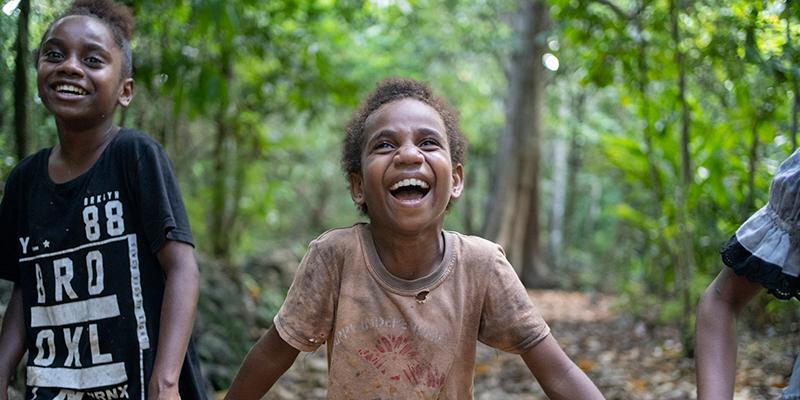 vanuatu-friends-playing-climate-ch11271848-rec.jpg