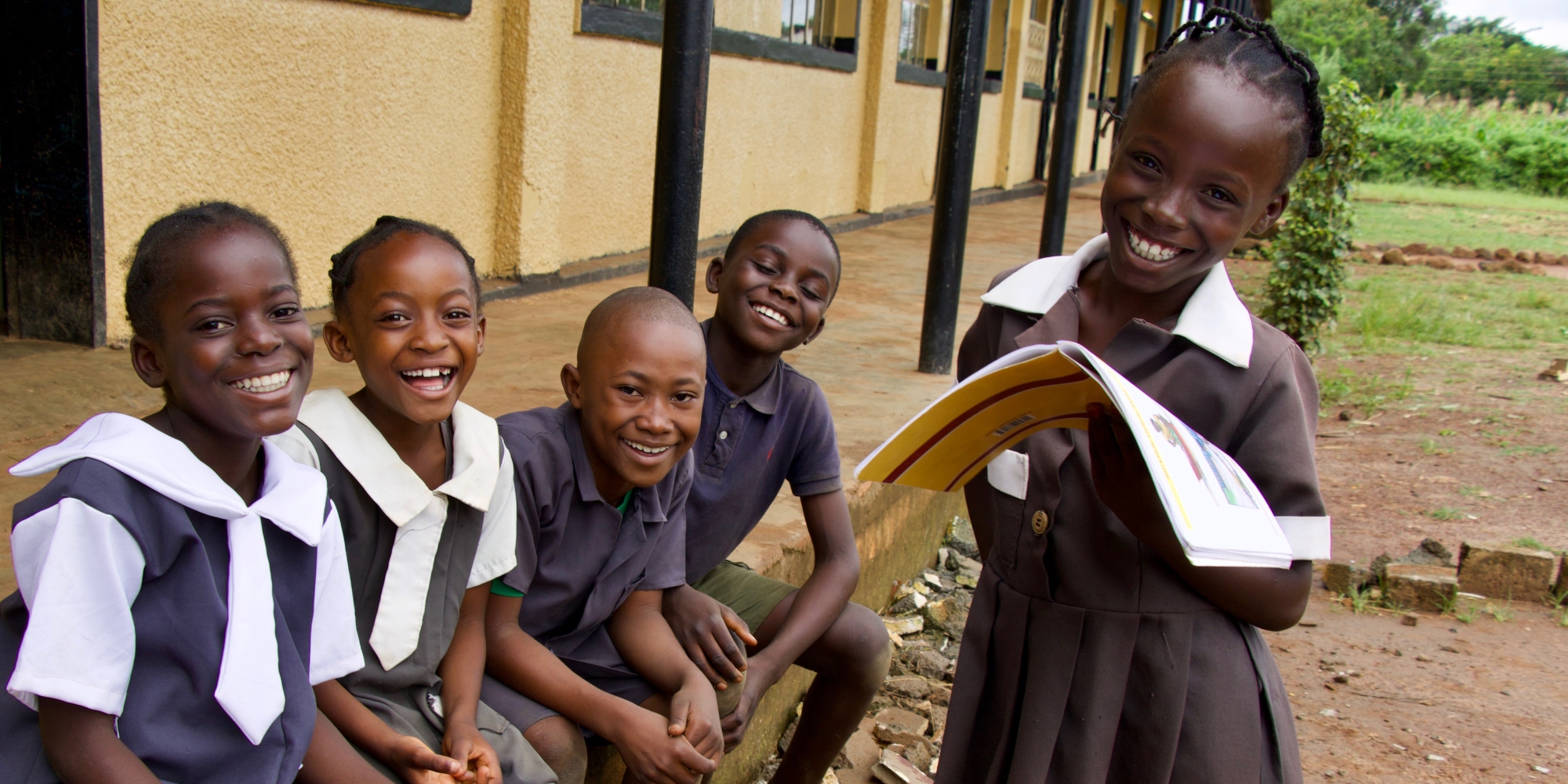 zambia-students-book-ch1421152-rec.jpg