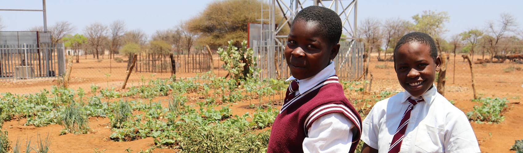 zimbabwe-girls-garden-drought-ch11183362-hero